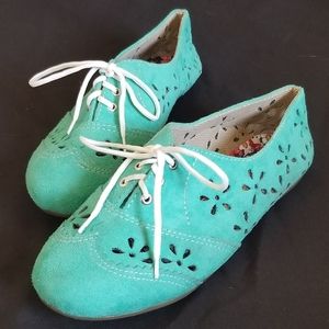 American Eagle | Floral Cutout Lace Up flats